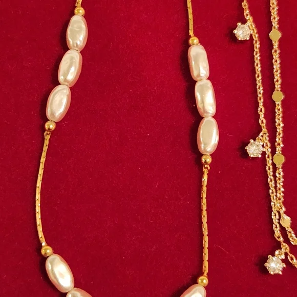 Necklace Set Gold and Faux Pearls, Owl, and Jewels - Picture 5 of 5